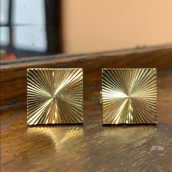 Gold Cufflinks - Picture 2 of 4